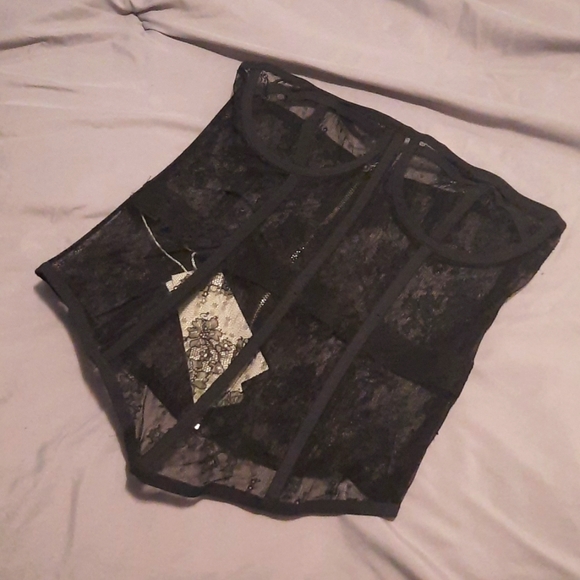 *BNWT* black lace corset with back zipper - Picture 2 of 5
